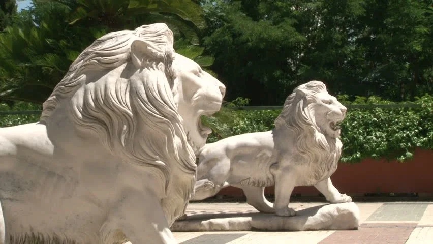 marble lion statue sculpture