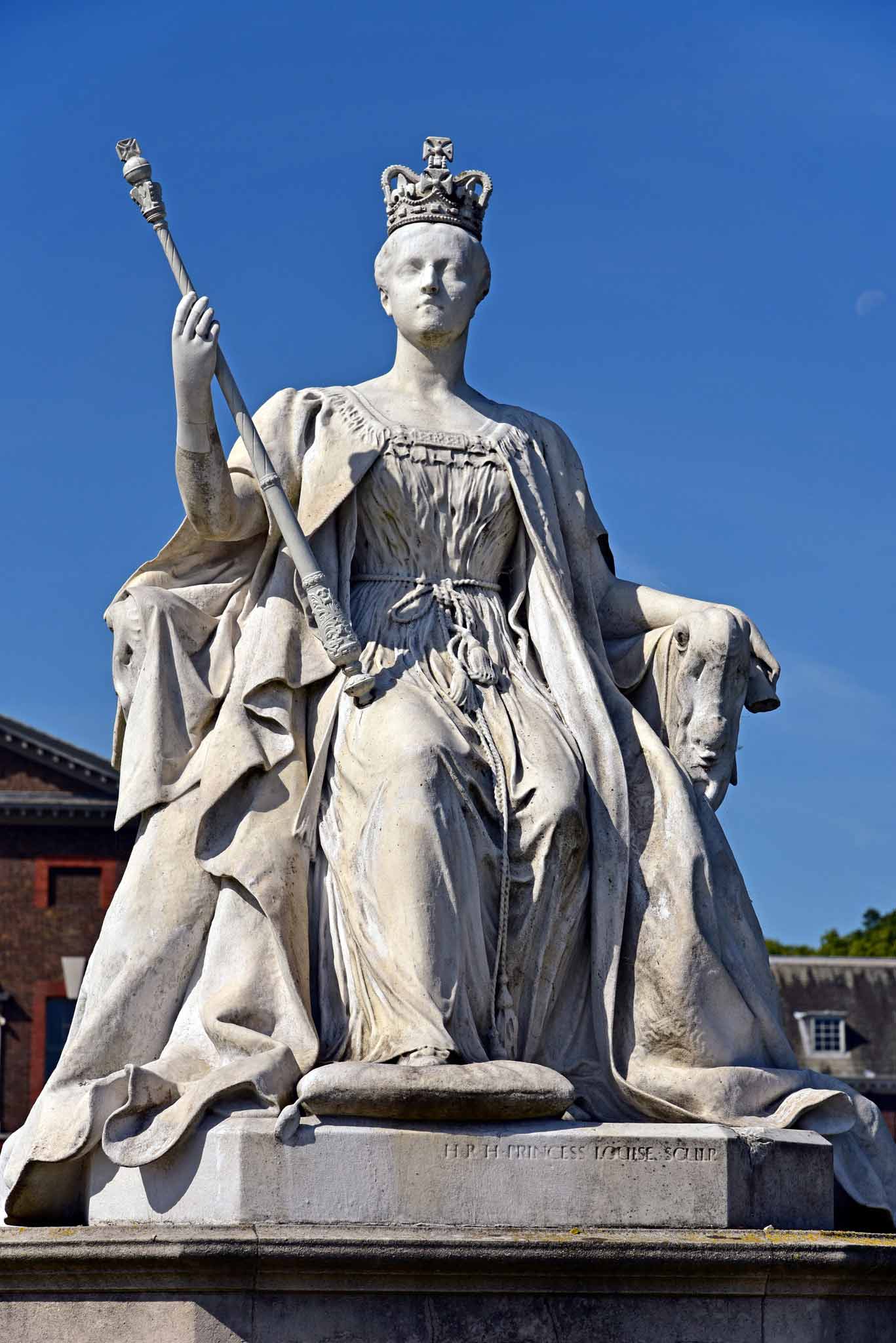 Statue of Queen Victoria
